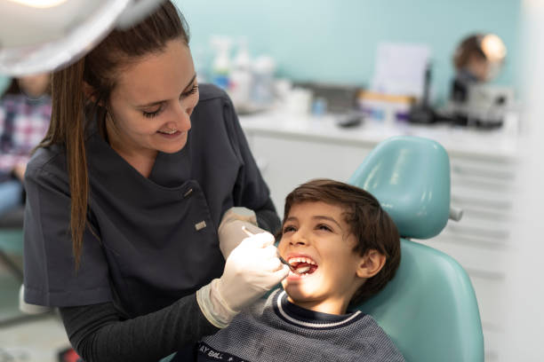 Best Emergency Tooth Extraction in Palm River Clair Mel, FL